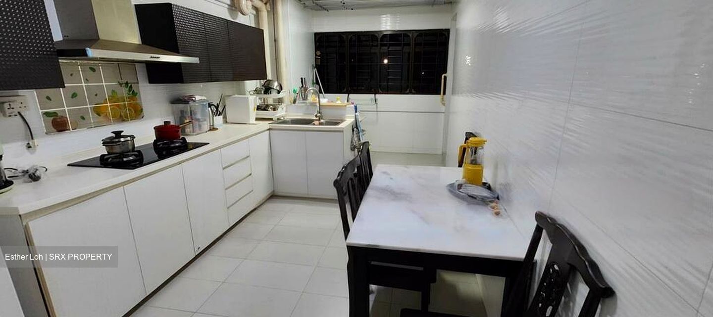 Blk 211 Jurong East Street 21 (Jurong East), HDB 4 Rooms #485906841